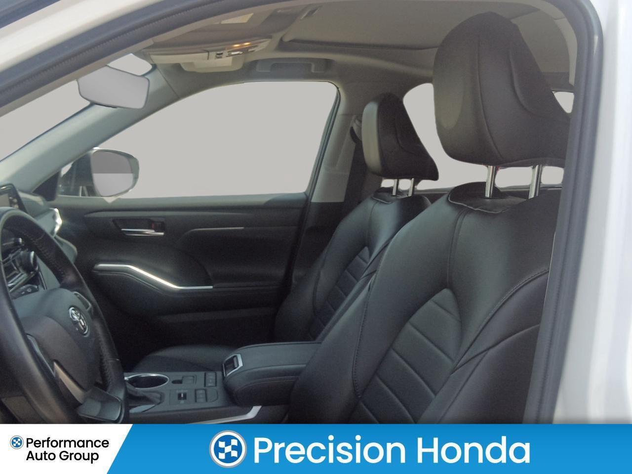 2022 Toyota Highlander XLE   Carplay   Heated Seats   Sunroof Photo