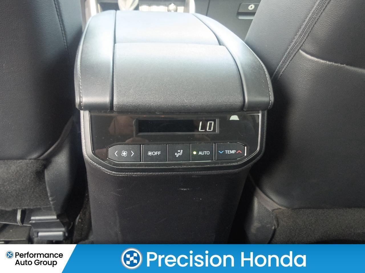 2022 Toyota Highlander XLE   Carplay   Heated Seats   Sunroof Photo