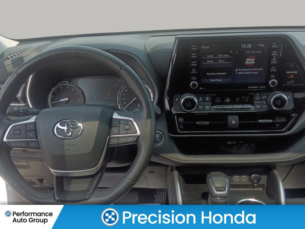 2022 Toyota Highlander XLE   Carplay   Heated Seats   Sunroof Photo
