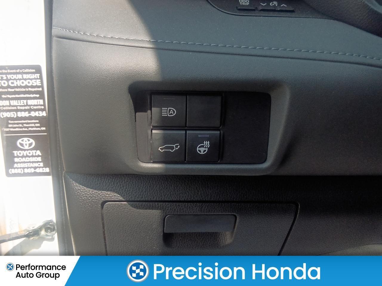 2022 Toyota Highlander XLE   Carplay   Heated Seats   Sunroof Photo