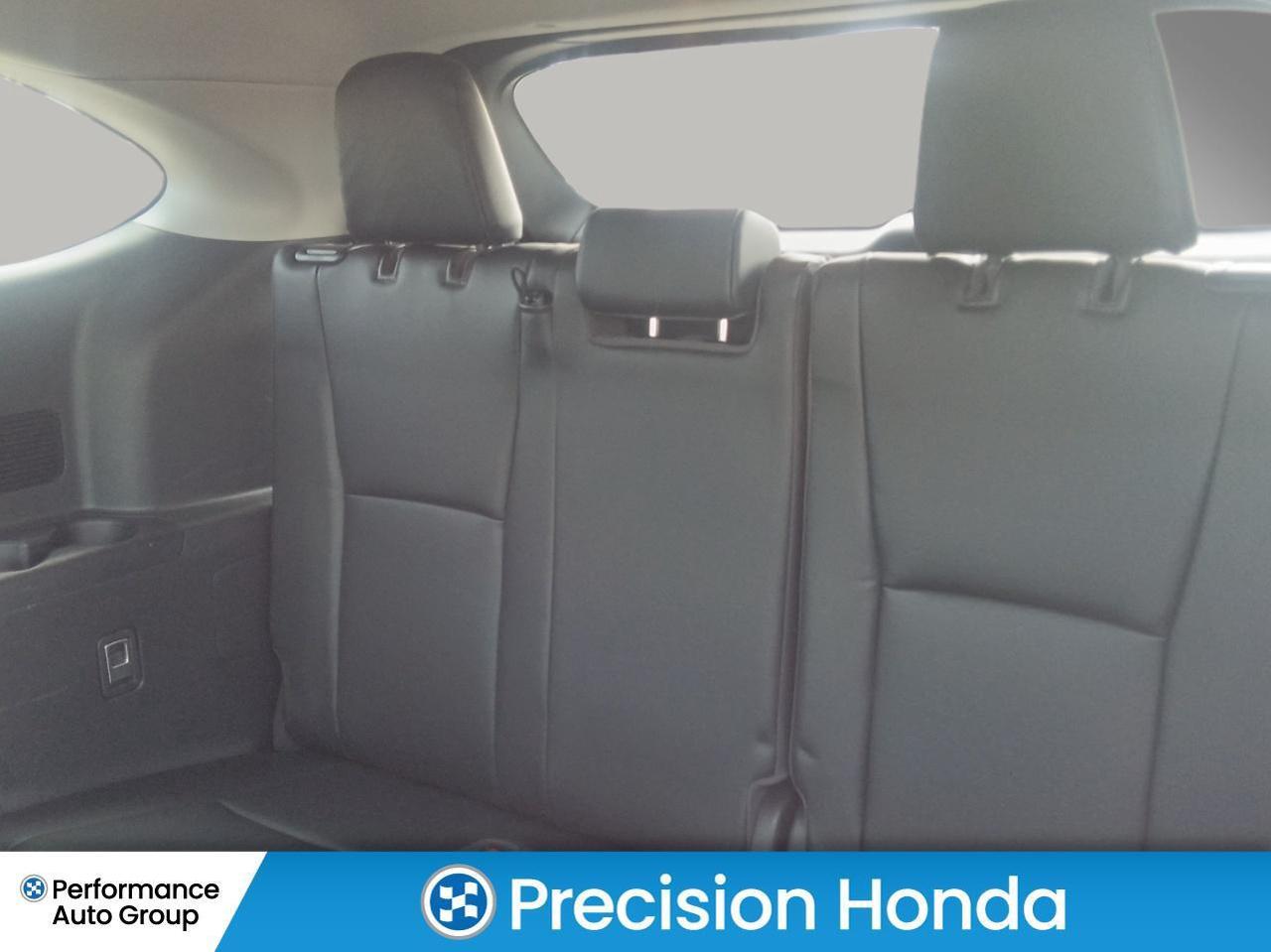 2022 Toyota Highlander XLE   Carplay   Heated Seats   Sunroof Photo