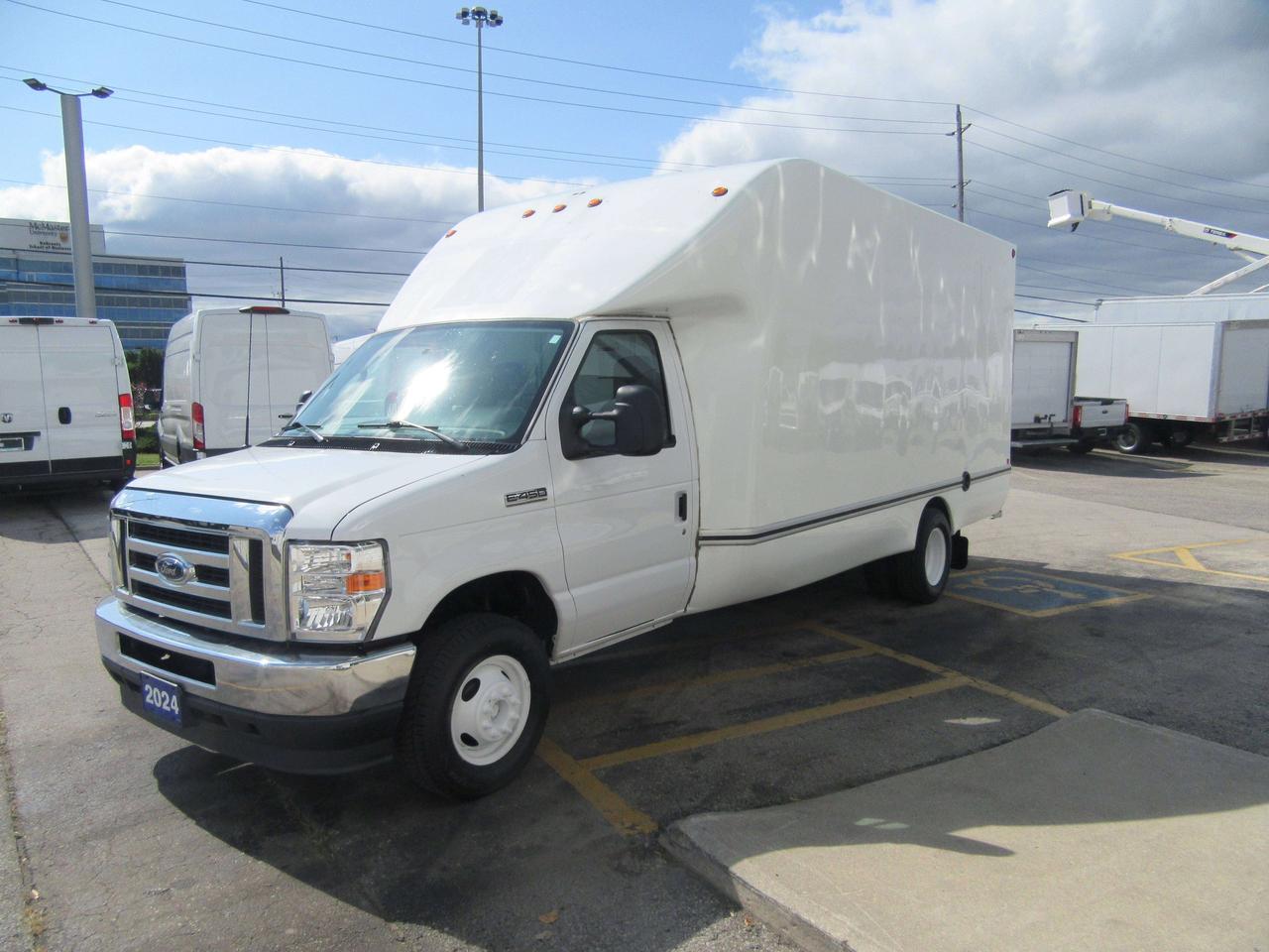 2024 Ford E-Series 16FT AEROCELL HIGH BOX CUBE VAN WITH SHELVING Photo