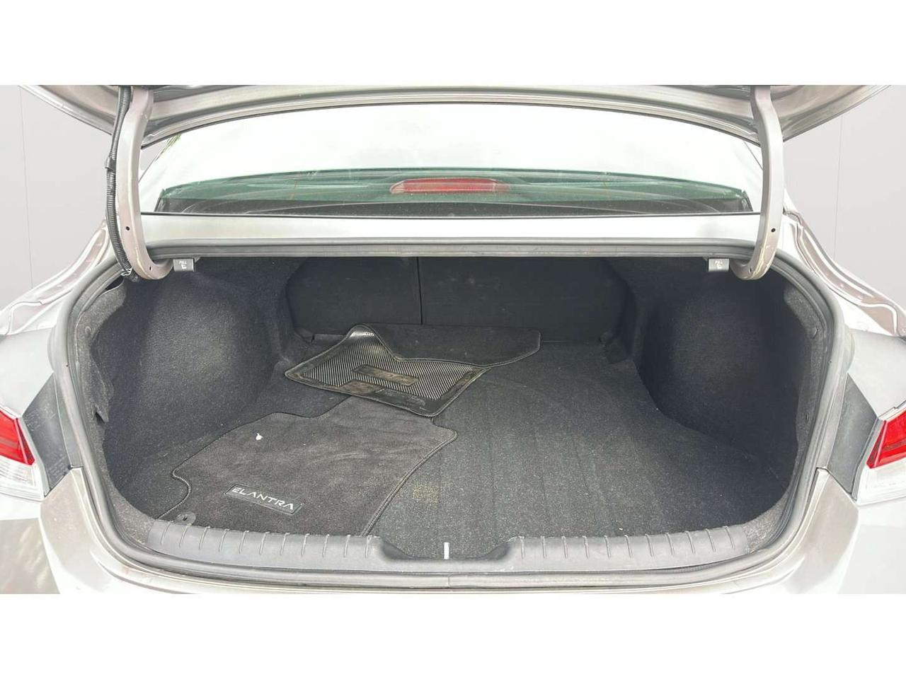 2023 Hyundai Elantra Limited Photo
