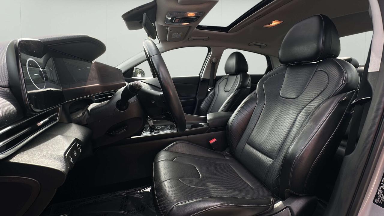 2023 Hyundai Elantra Limited Photo