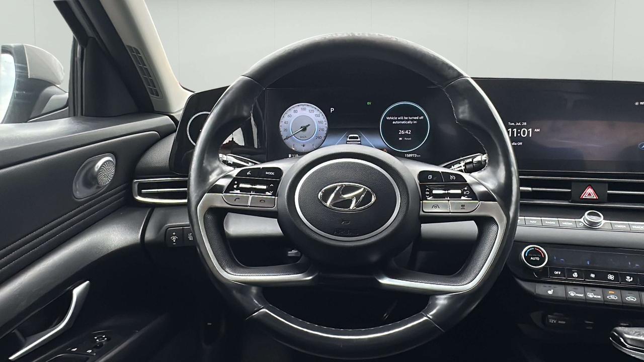 2023 Hyundai Elantra Limited Photo