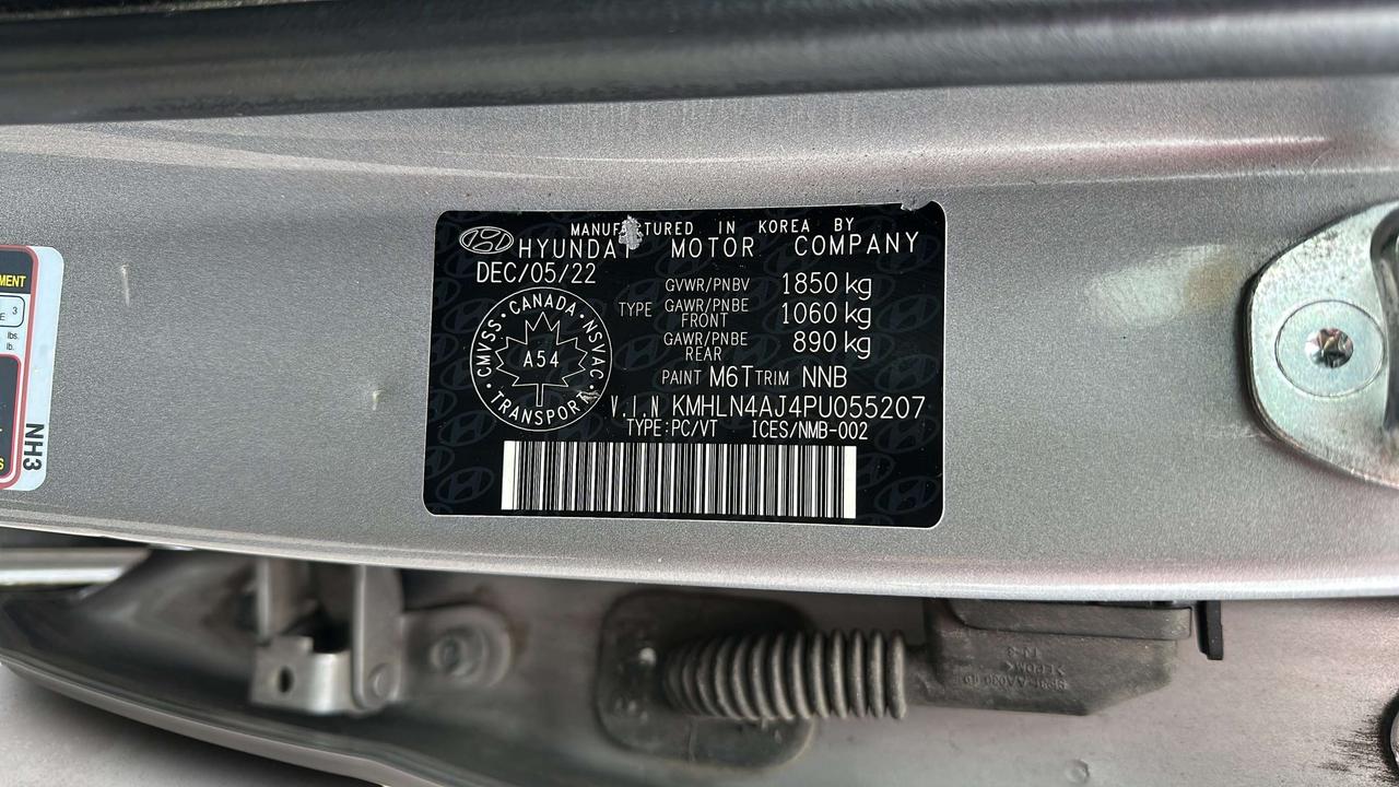 2023 Hyundai Elantra Limited Photo