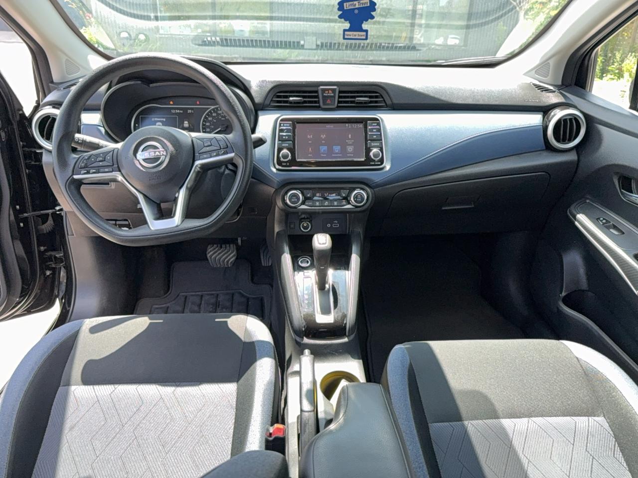 2025 Nissan Versa SV Photo
