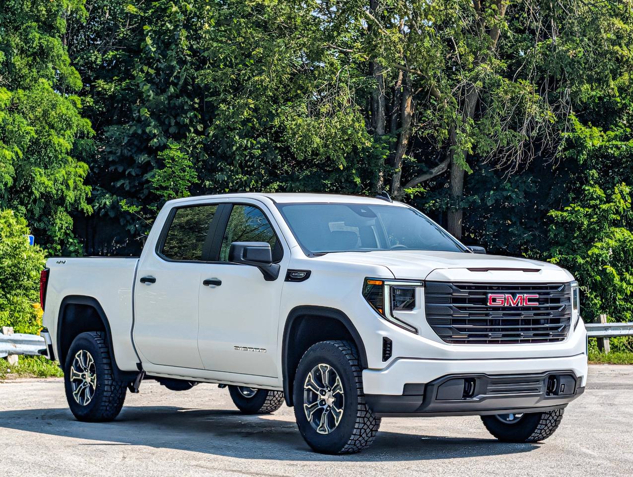 2026 GMC Sierra 1500 PRO Photo2