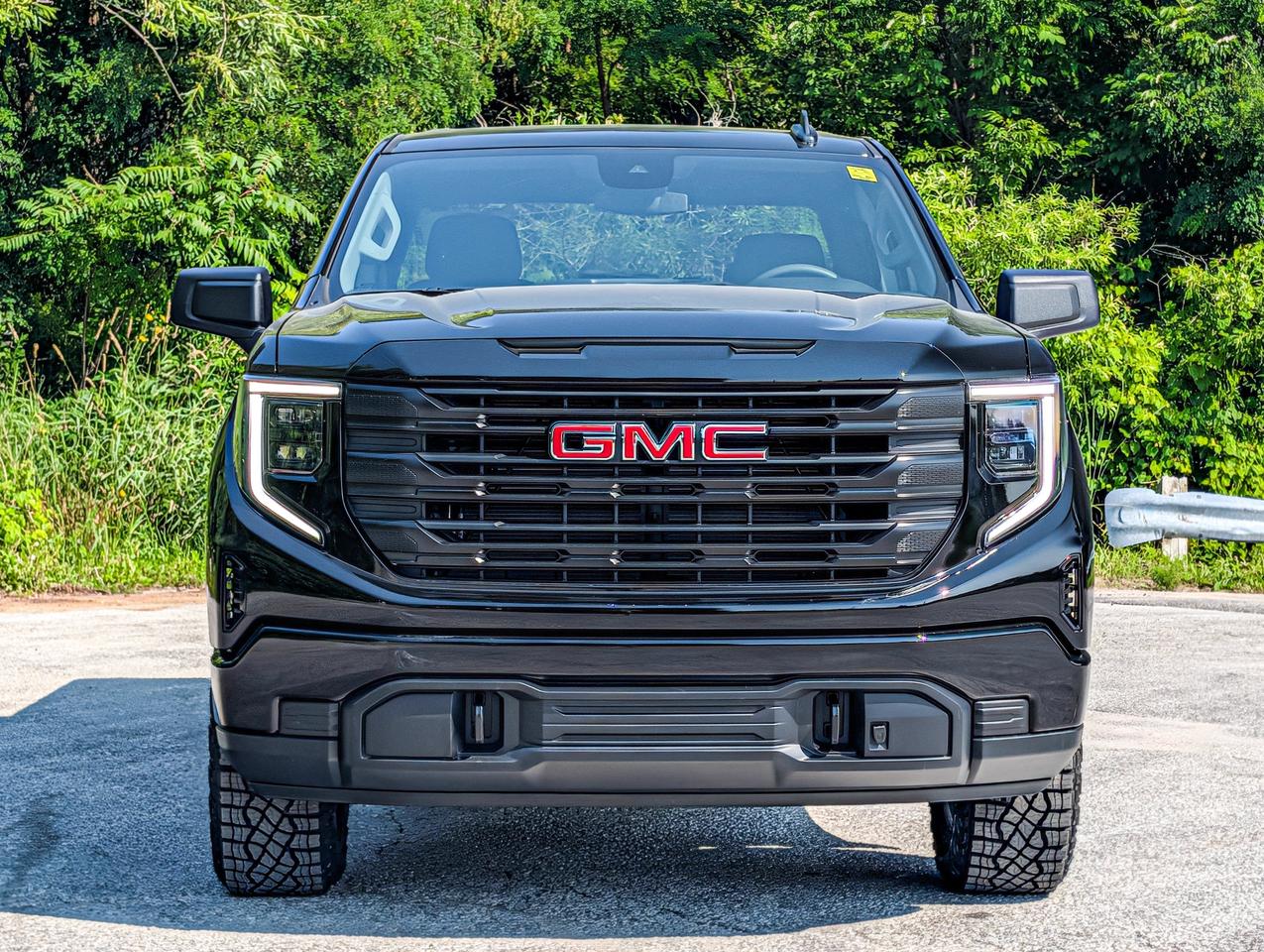 2026 GMC Sierra 1500 PRO Photo3