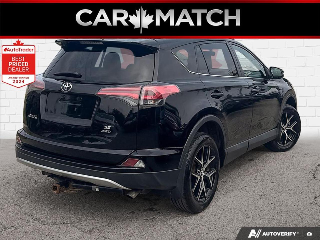 2016 Toyota RAV4 SE / LEATHER / HTD SEATS / ROOF / AWD / BLINDSPOT Photo4