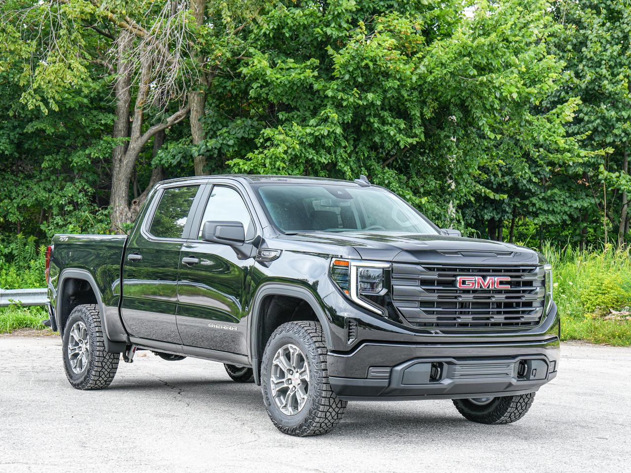 2026 GMC Sierra 1500 PRO Photo3
