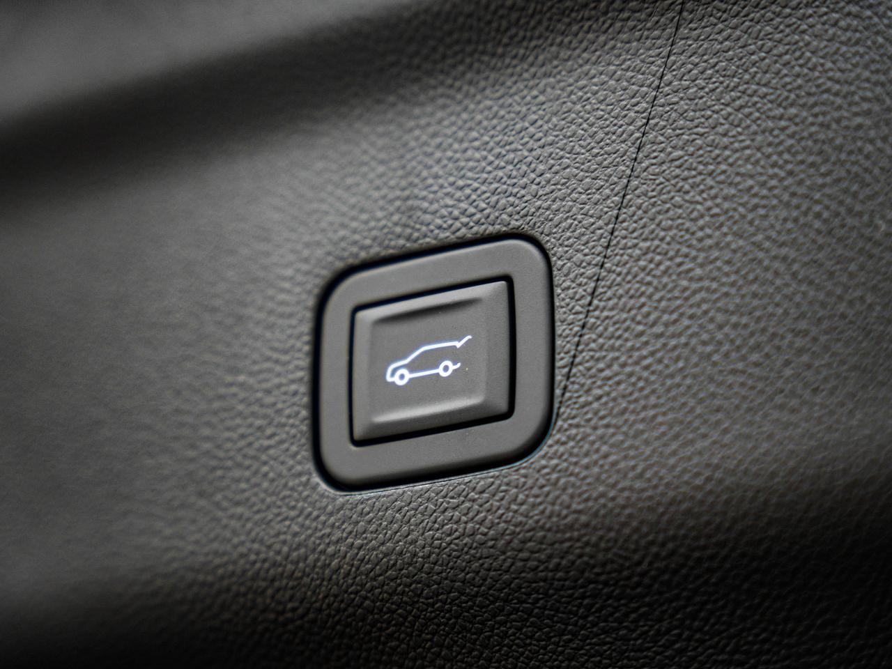 2026 GMC Yukon XL Denali Photo