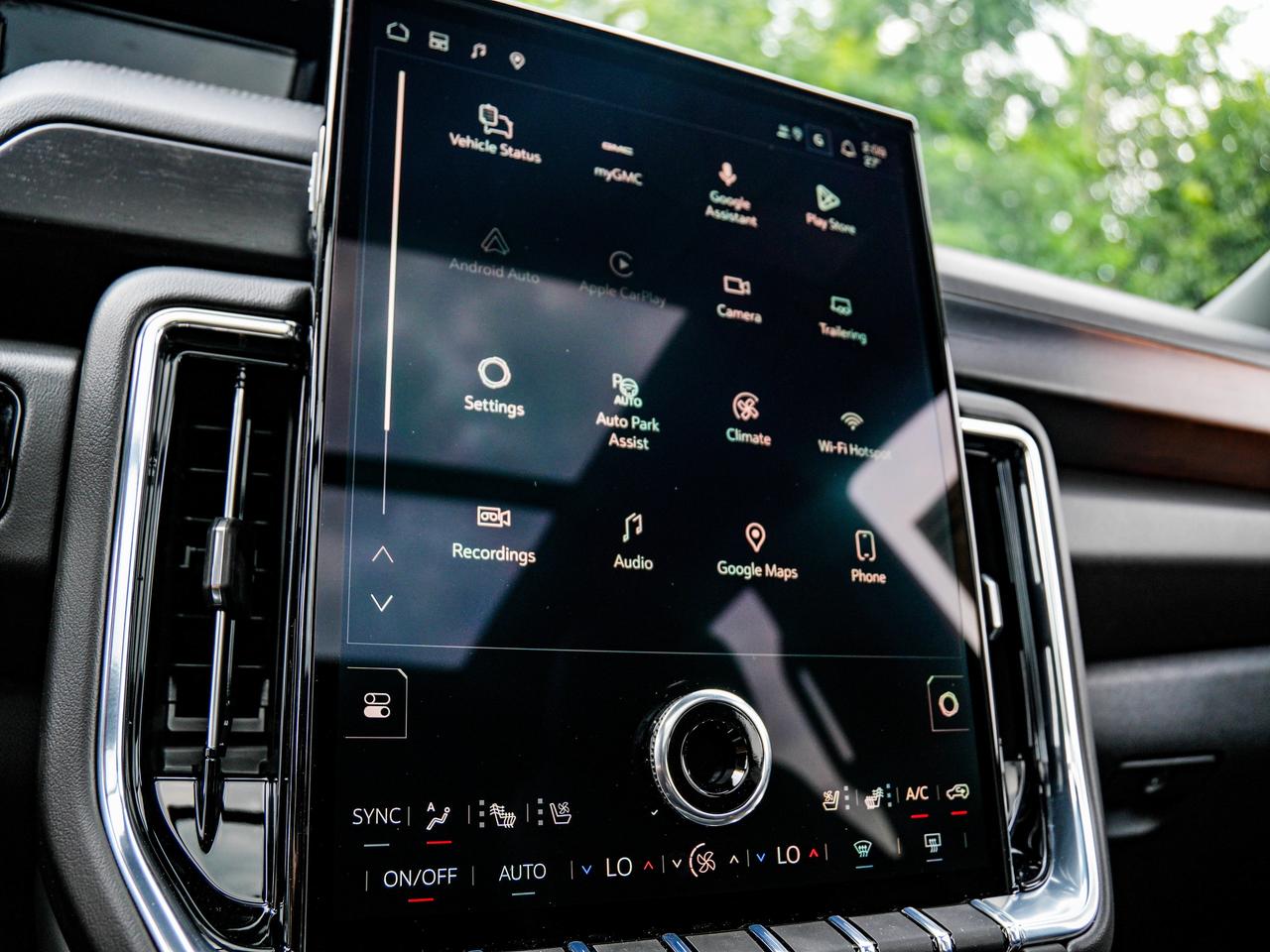 2026 GMC Yukon XL Denali Photo