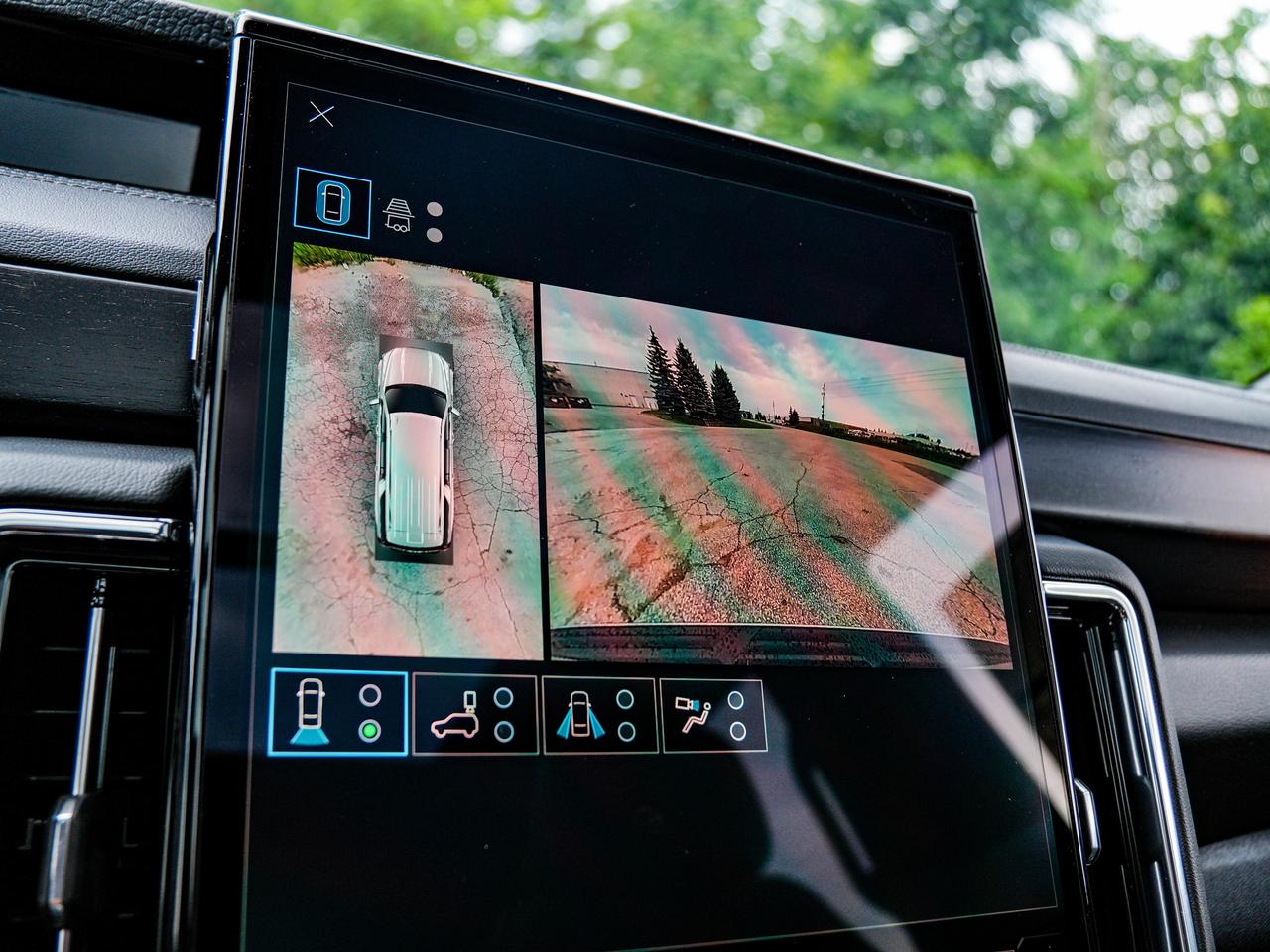 2026 GMC Yukon XL Denali Photo