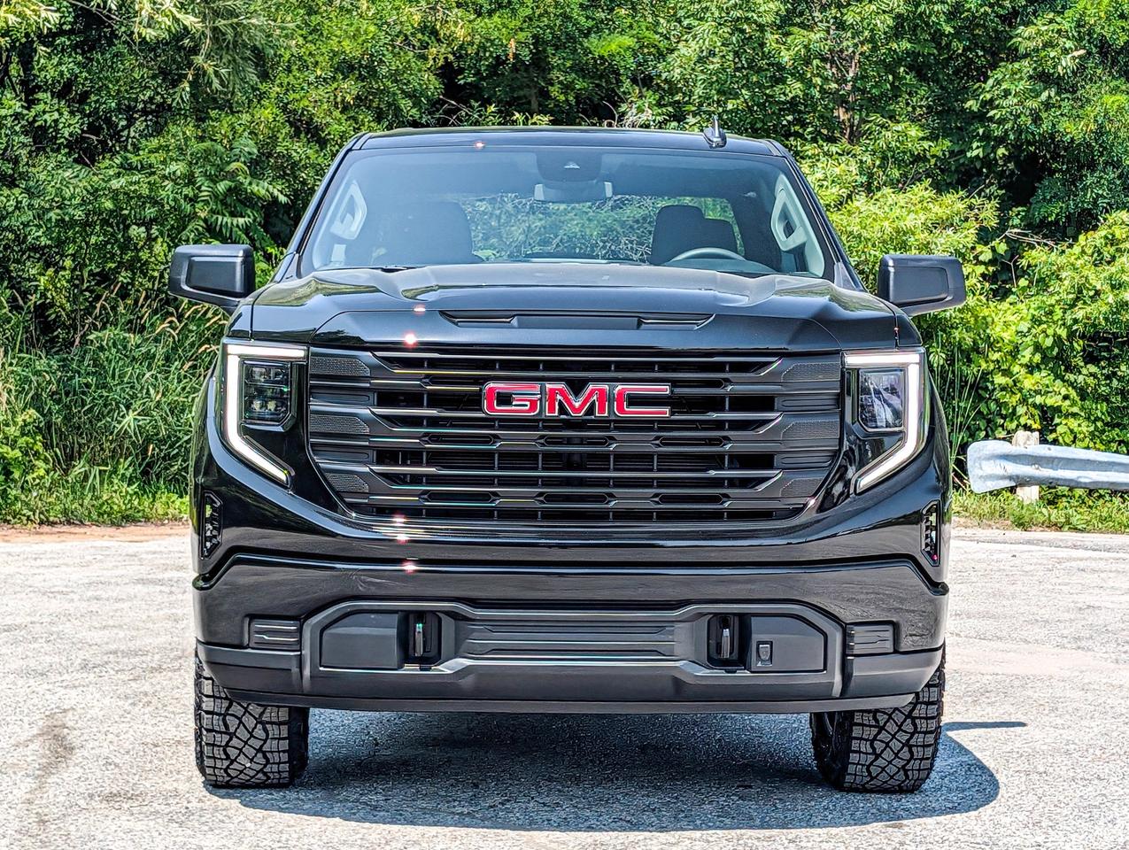 2026 GMC Sierra 1500 PRO Photo3
