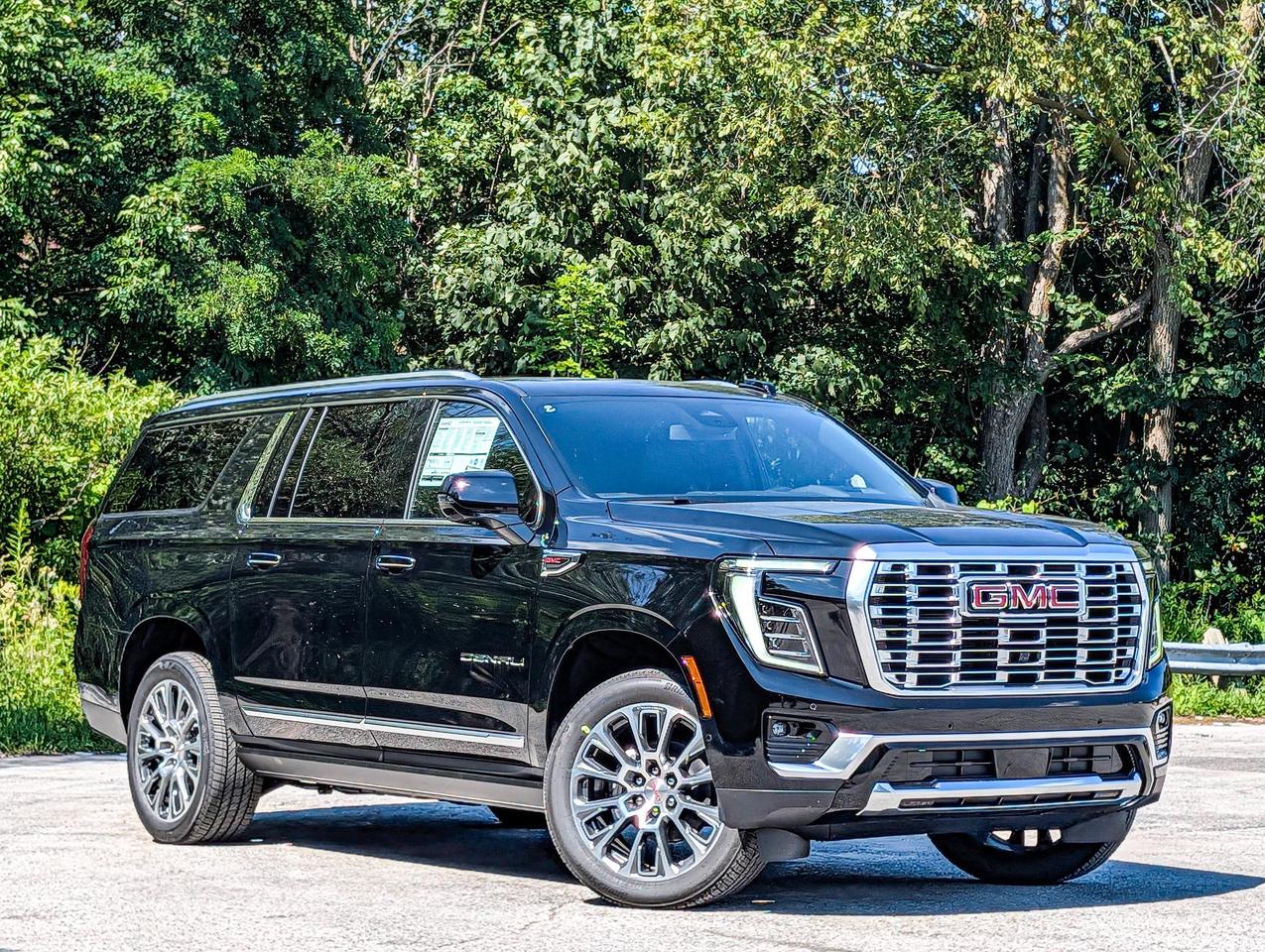 2026 GMC Yukon XL Denali Photo1