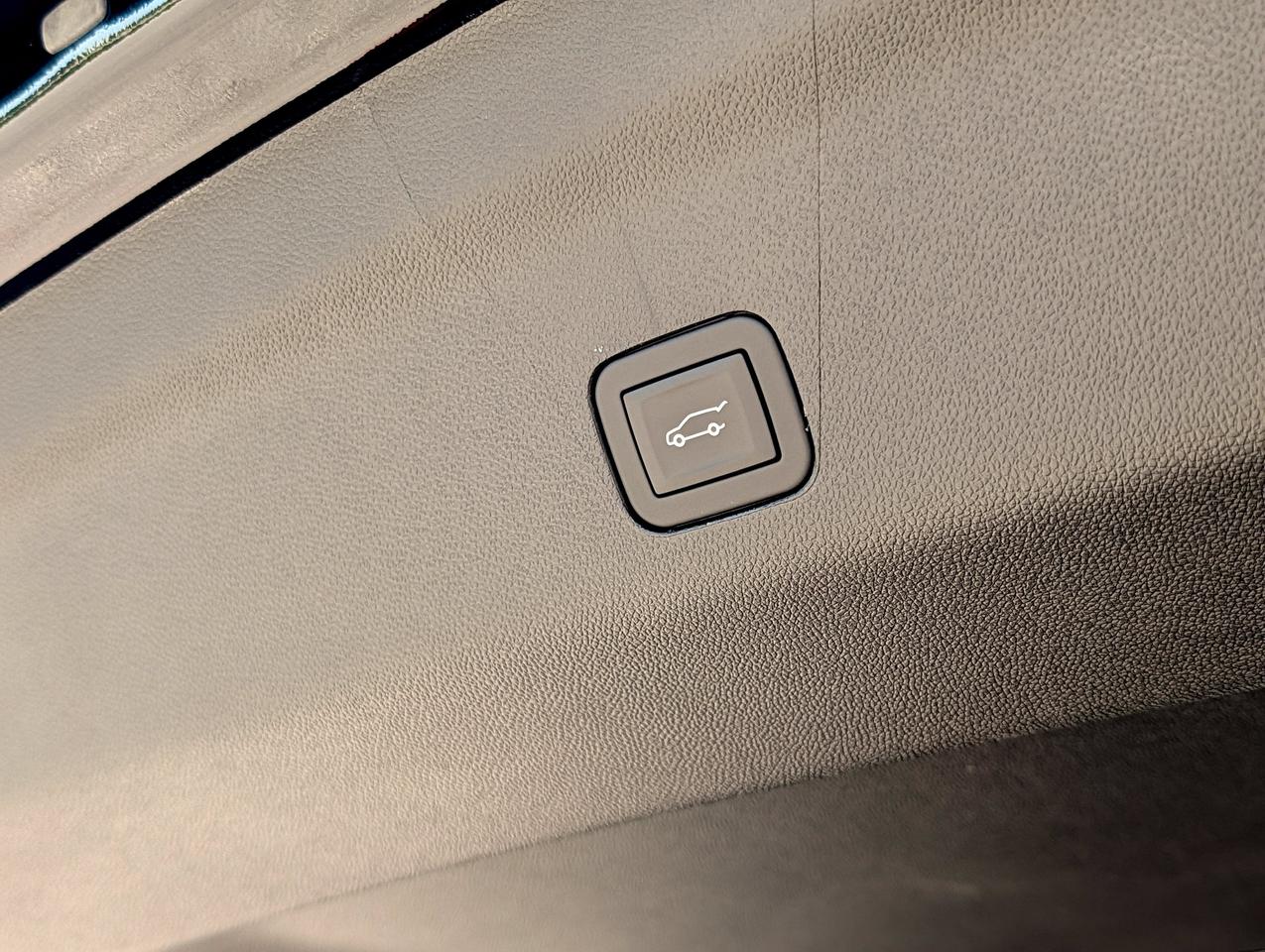 2026 GMC Yukon XL Denali Photo