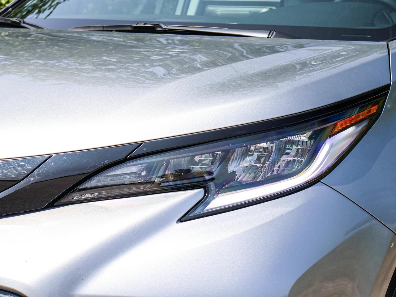 2025 Toyota Sienna LE Photo