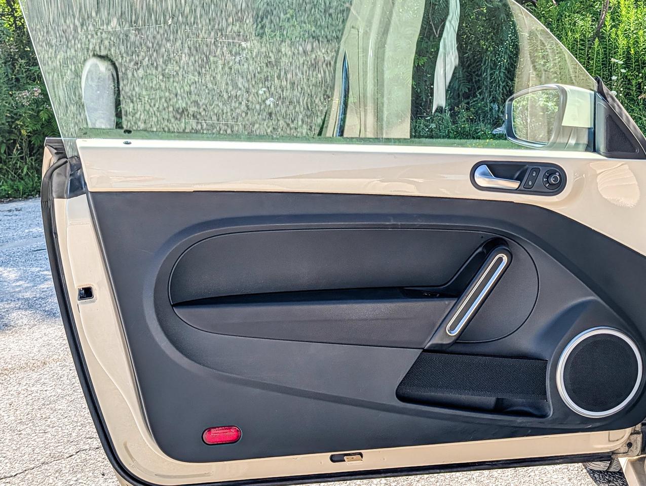2019 Volkswagen Beetle Convertible Wolfsburg Photo