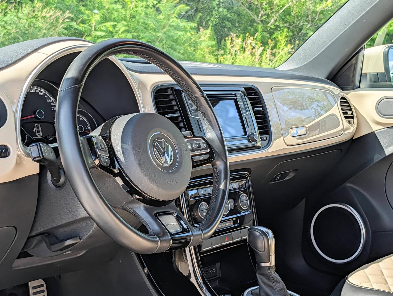 2019 Volkswagen Beetle Convertible Wolfsburg Photo