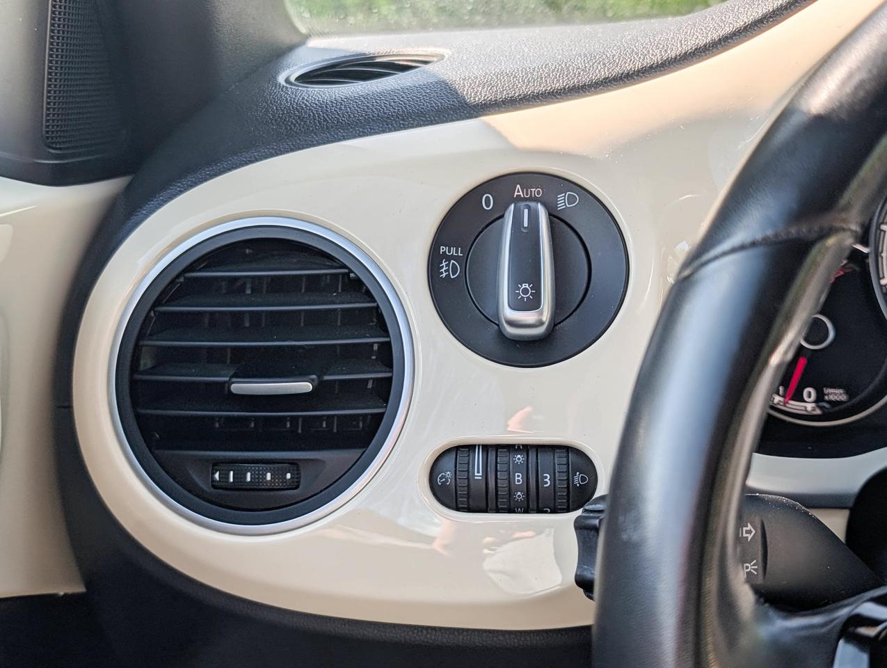 2019 Volkswagen Beetle Convertible Wolfsburg Photo