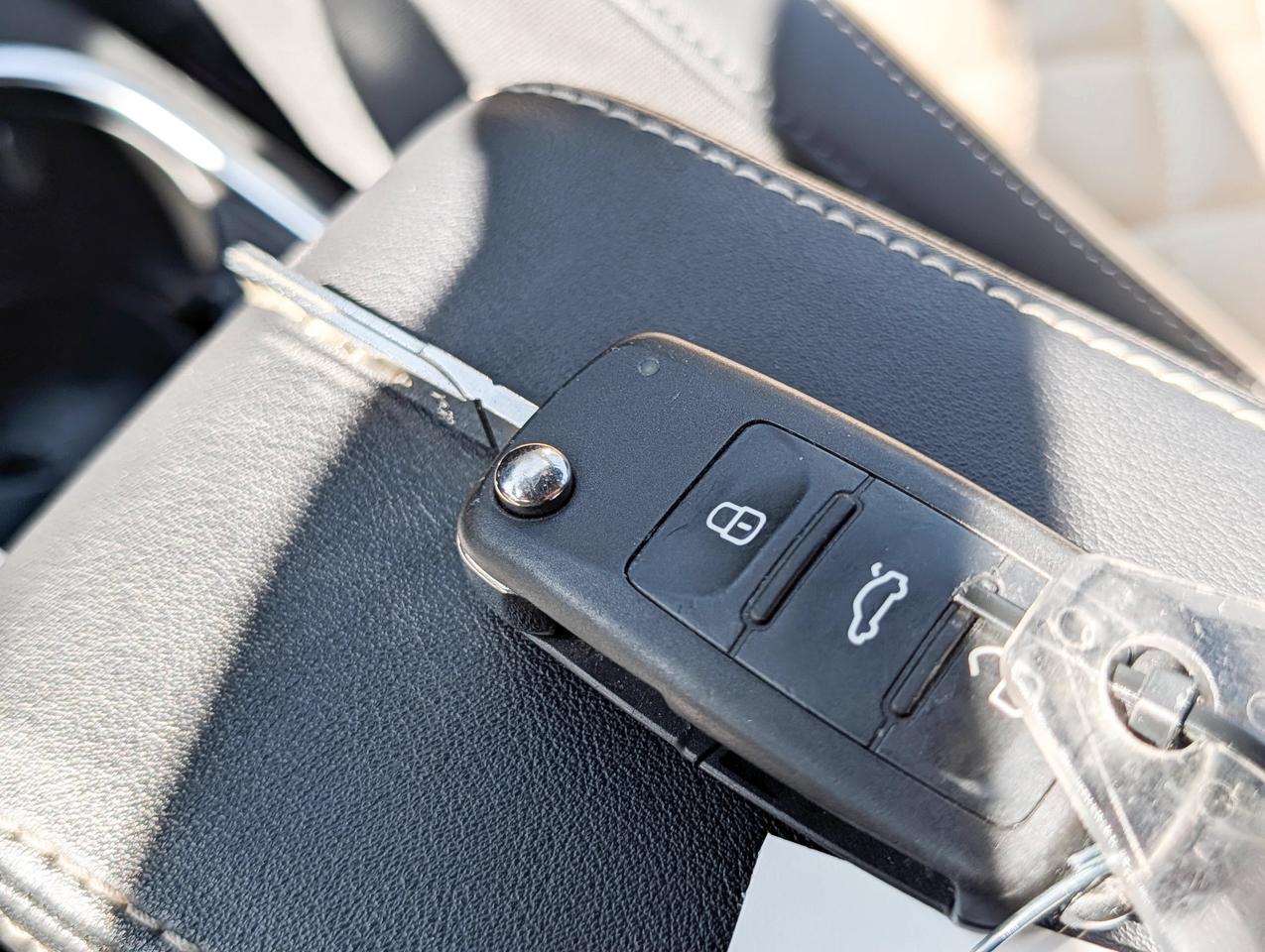 2019 Volkswagen Beetle Convertible Wolfsburg Photo