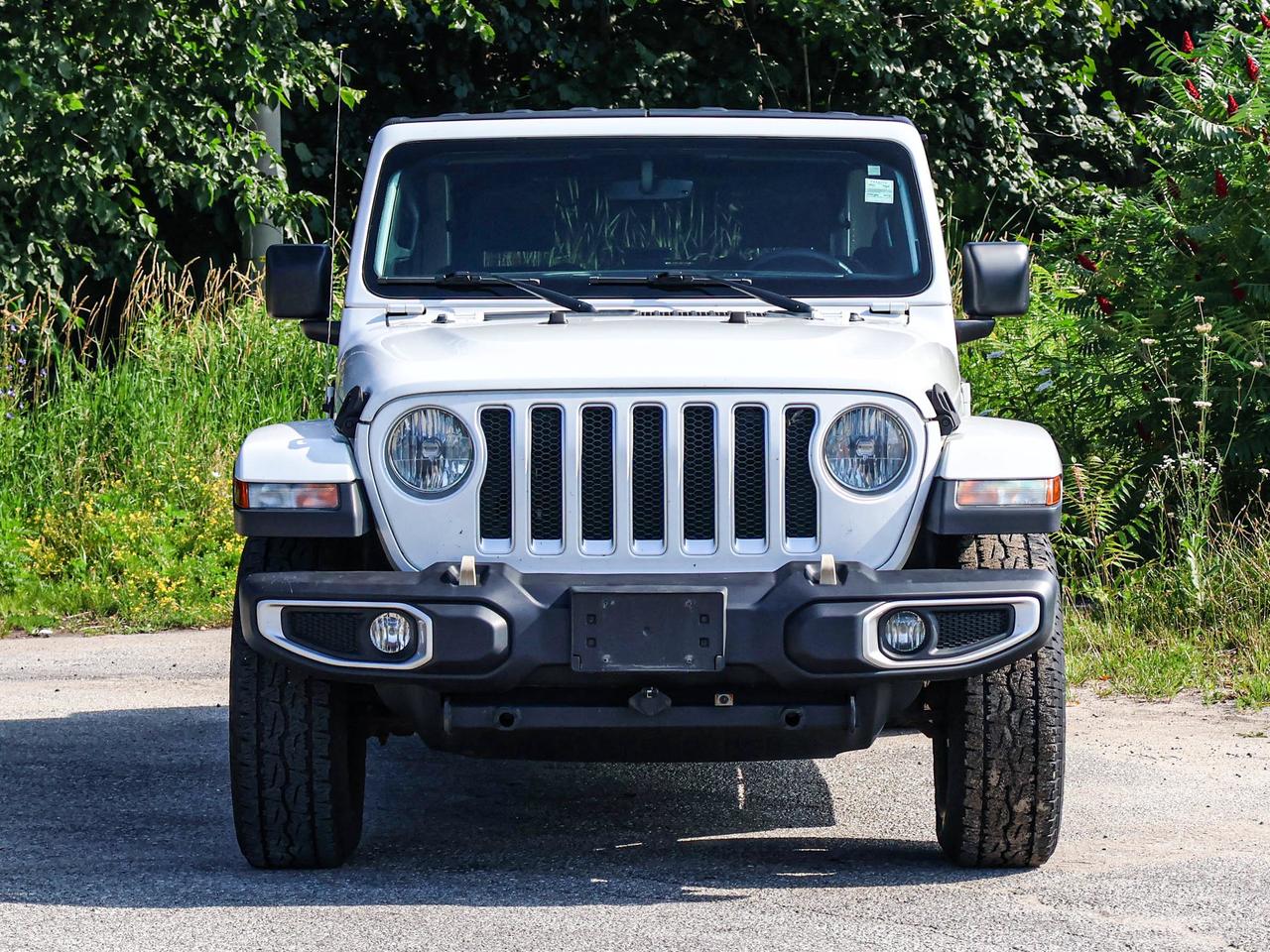 2020 Jeep WRANGLER UNLIMITED Sahara Photo4