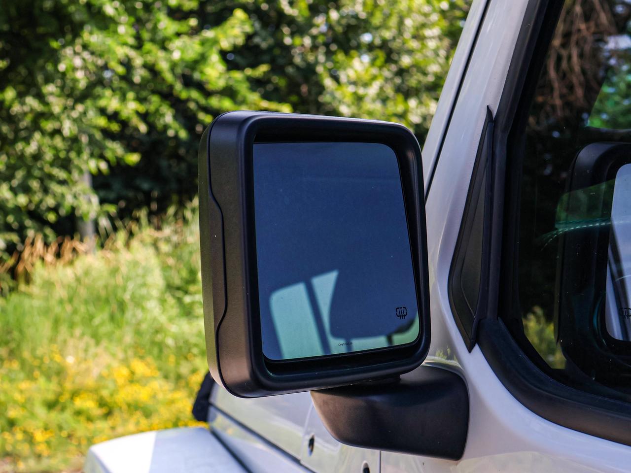 2020 Jeep WRANGLER UNLIMITED Sahara Photo