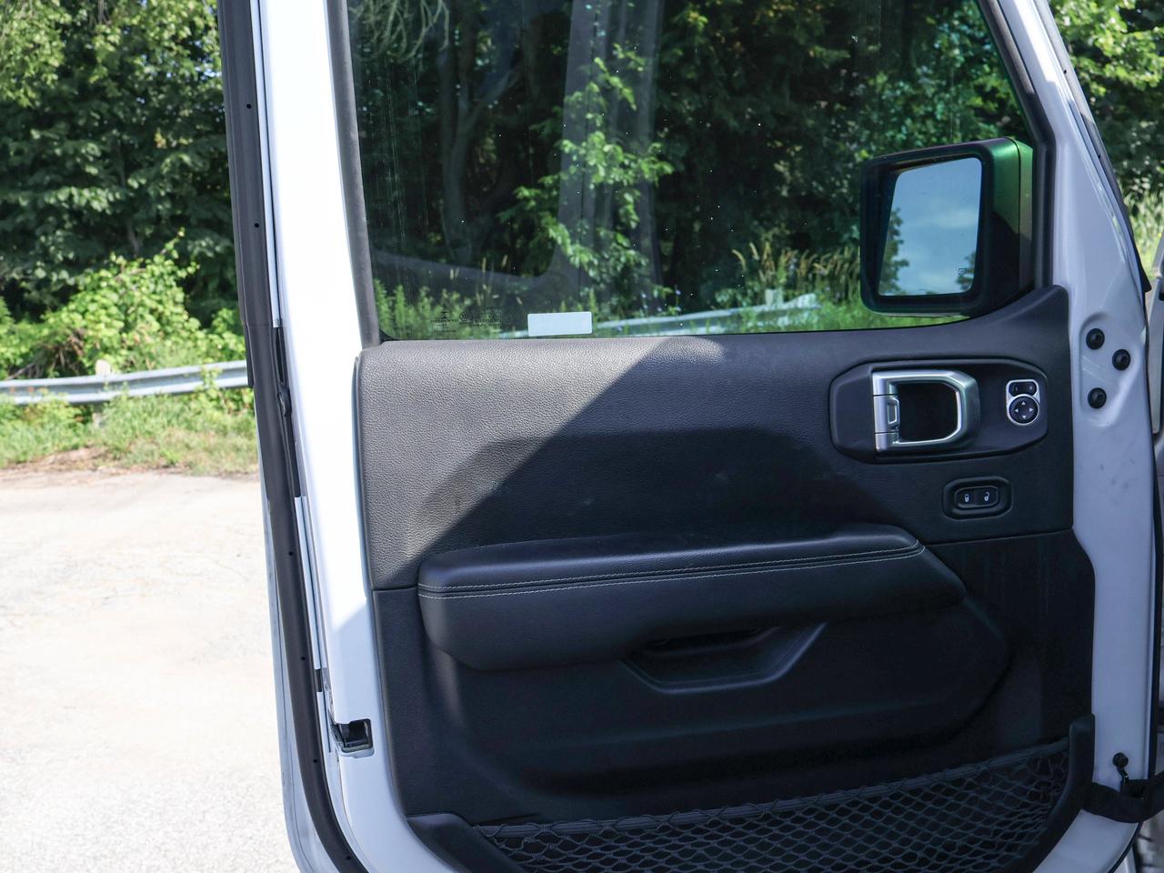 2020 Jeep WRANGLER UNLIMITED Sahara Photo