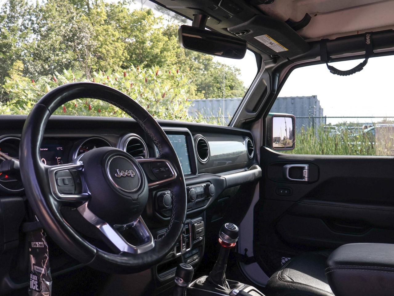 2020 Jeep WRANGLER UNLIMITED Sahara Photo