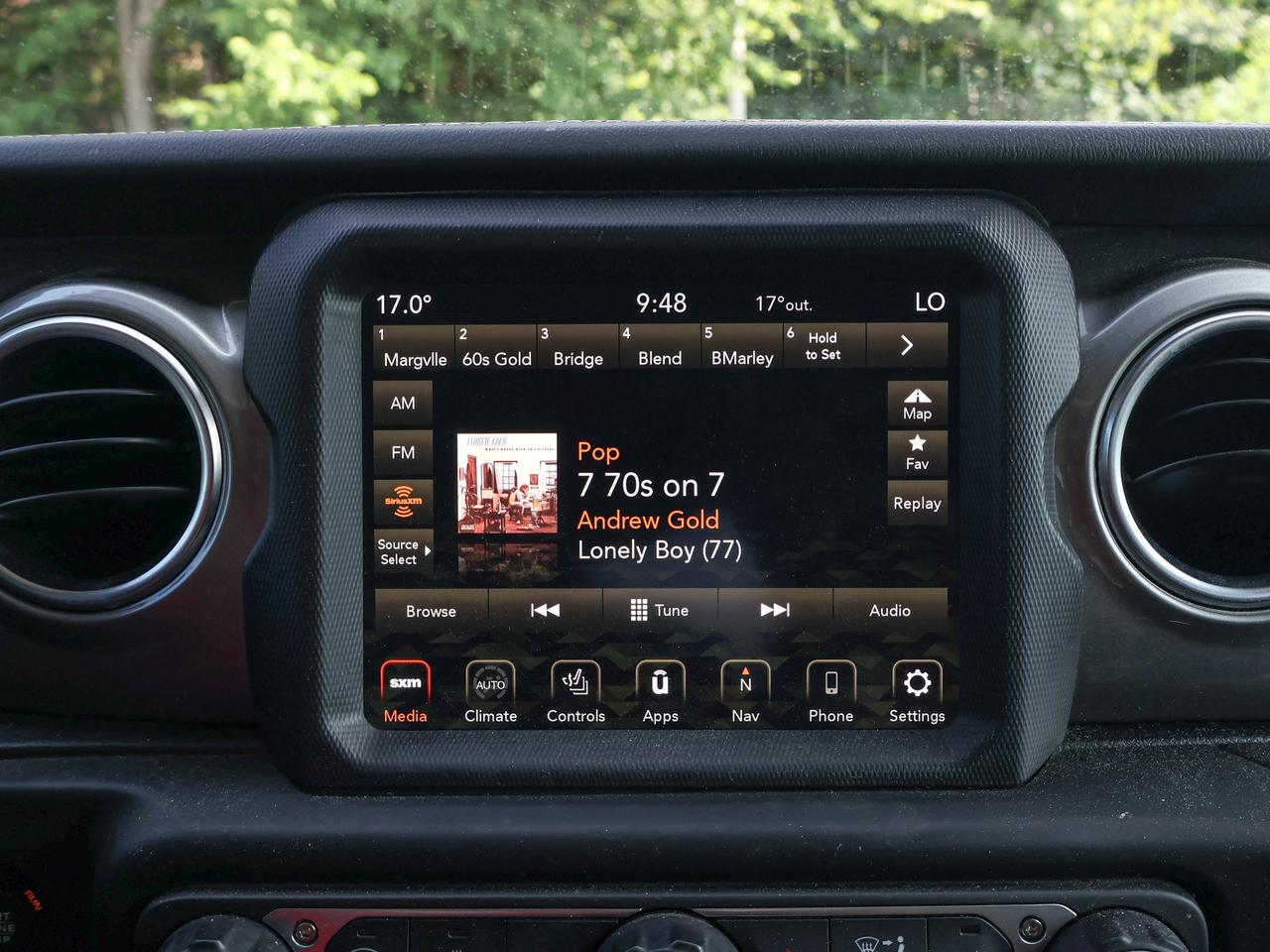 2020 Jeep WRANGLER UNLIMITED Sahara Photo