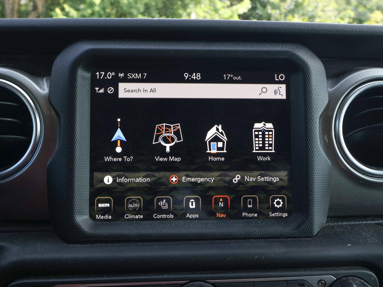 2020 Jeep WRANGLER UNLIMITED Sahara Photo