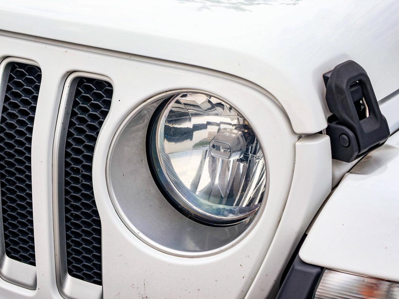 2020 Jeep WRANGLER UNLIMITED Sahara Photo