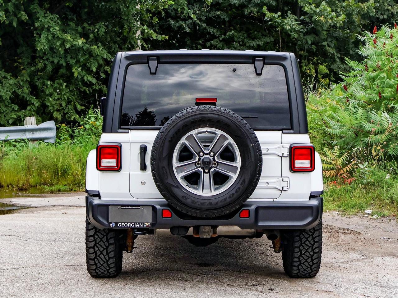 2020 Jeep WRANGLER UNLIMITED Sahara Photo