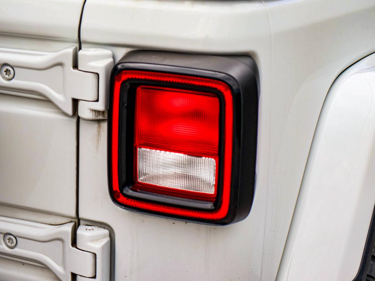 2020 Jeep WRANGLER UNLIMITED Sahara Photo