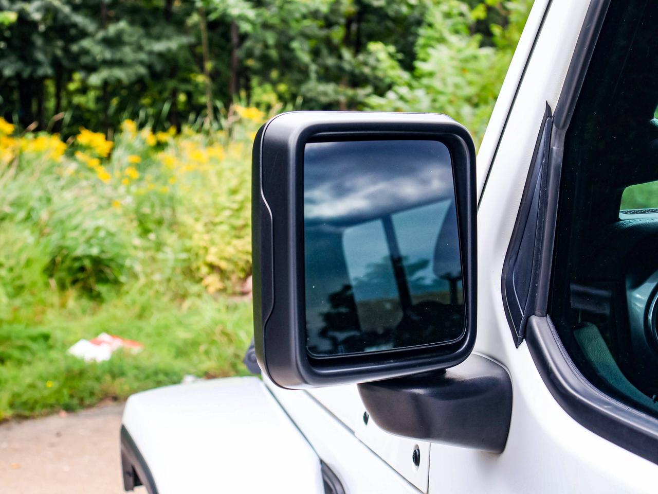2020 Jeep WRANGLER UNLIMITED Sahara Photo
