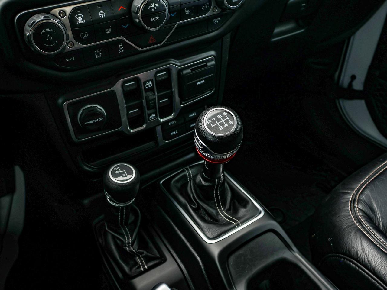 2020 Jeep WRANGLER UNLIMITED Sahara Photo