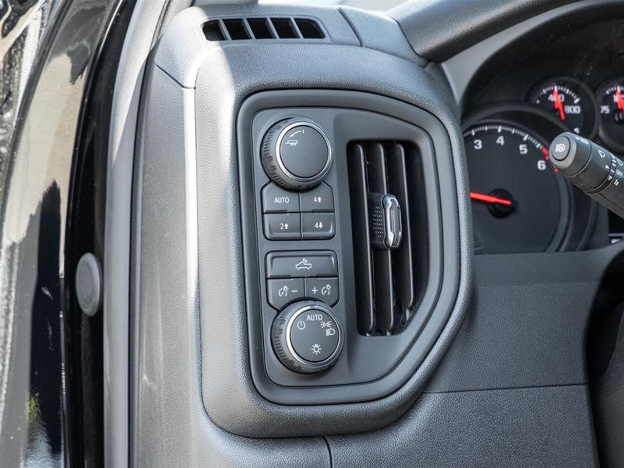 2026 Chevrolet Silverado 1500 Custom Trail Boss Photo