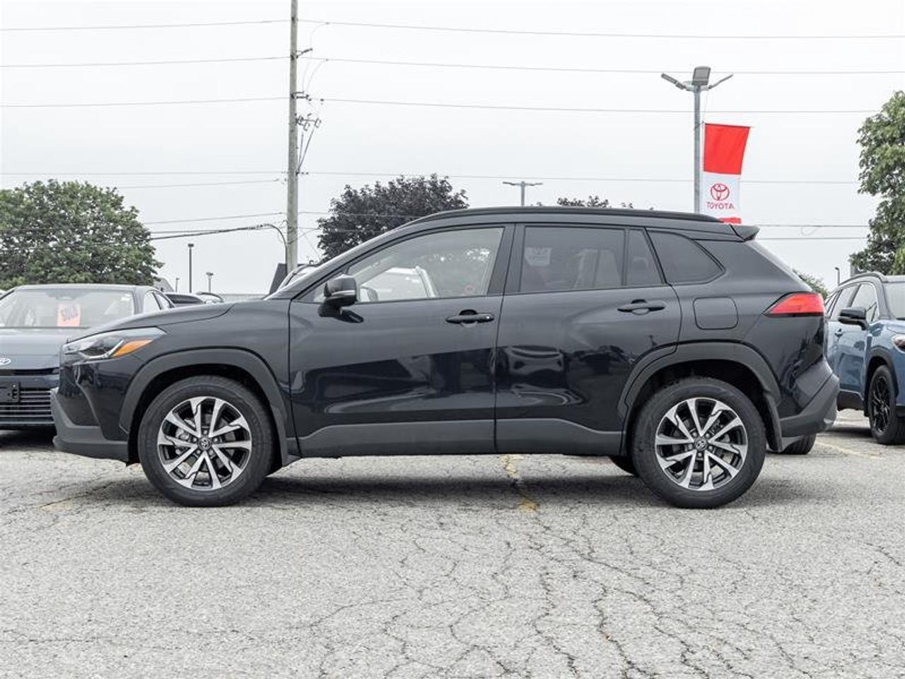 2024 Toyota Corolla Cross LE AWD Sunroof | Backup Cam | Heated Seats | Wireless Charging | LE Photo