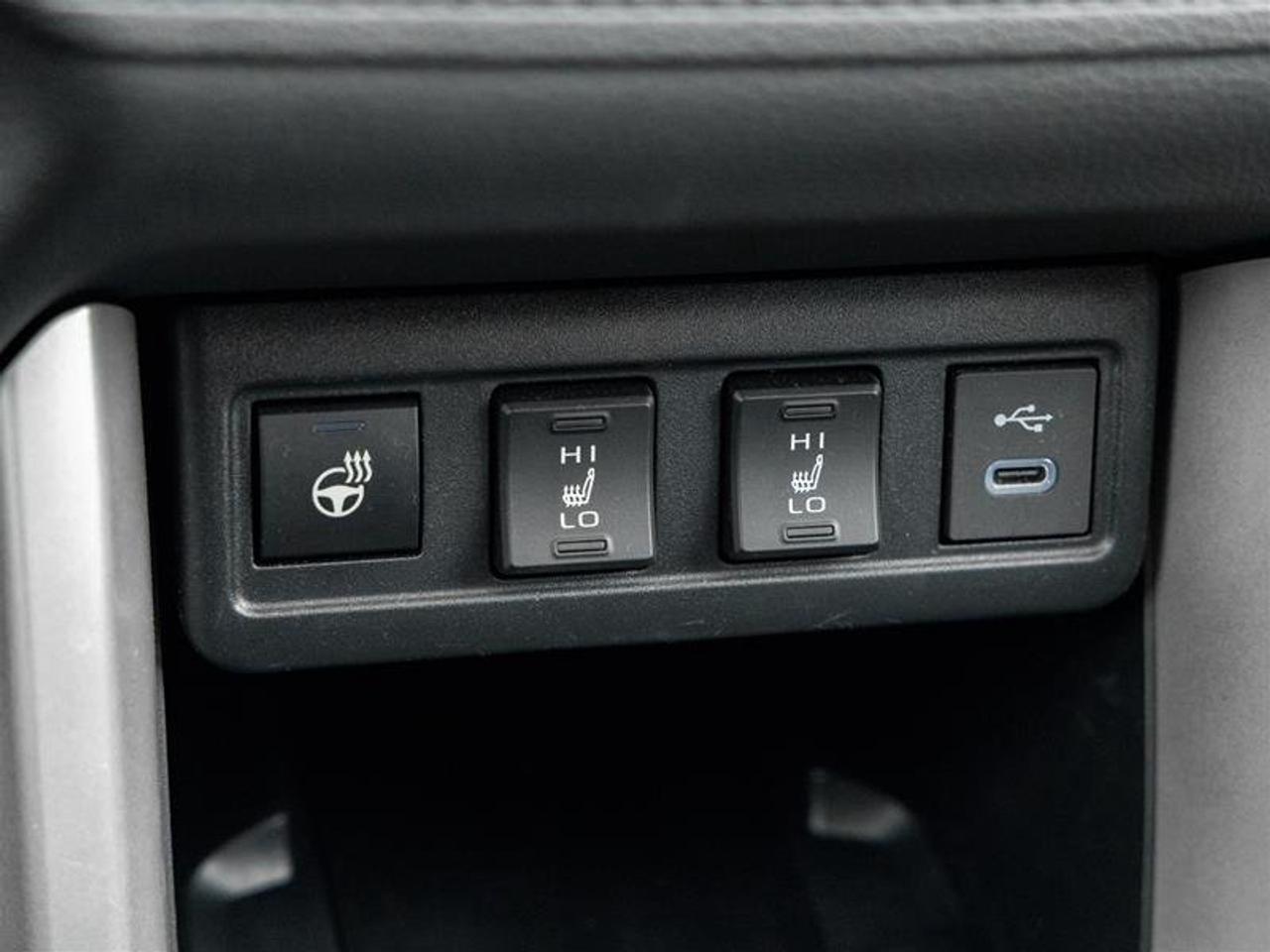2024 Toyota Corolla Cross LE AWD Sunroof | Backup Cam | Heated Seats | Wireless Charging | LE Photo