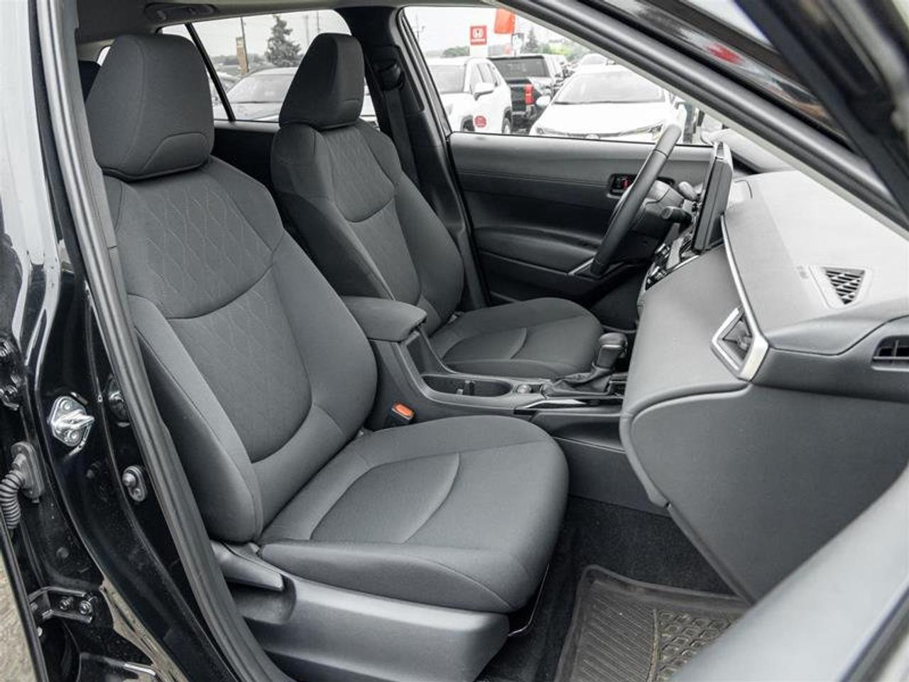 2024 Toyota Corolla Cross LE AWD Sunroof | Backup Cam | Heated Seats | Wireless Charging | LE Photo
