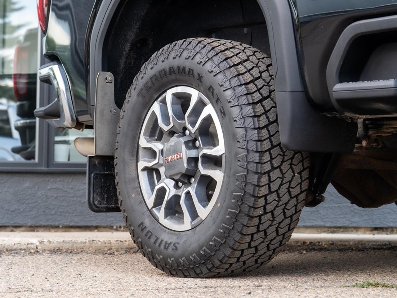2021 GMC Sierra 2500 4WD Crew Cab Photo3