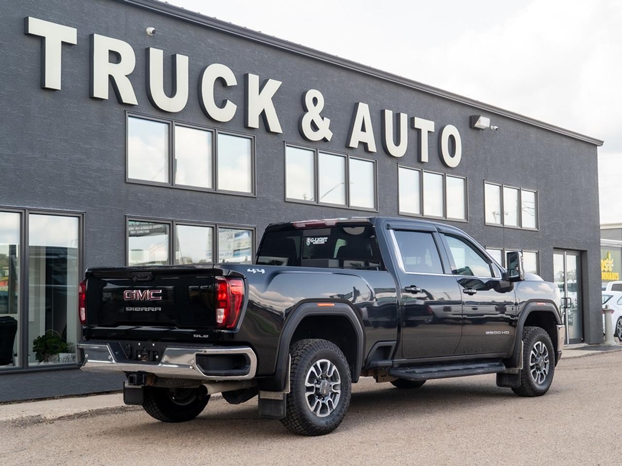 2021 GMC Sierra 2500 4WD Crew Cab Photo26