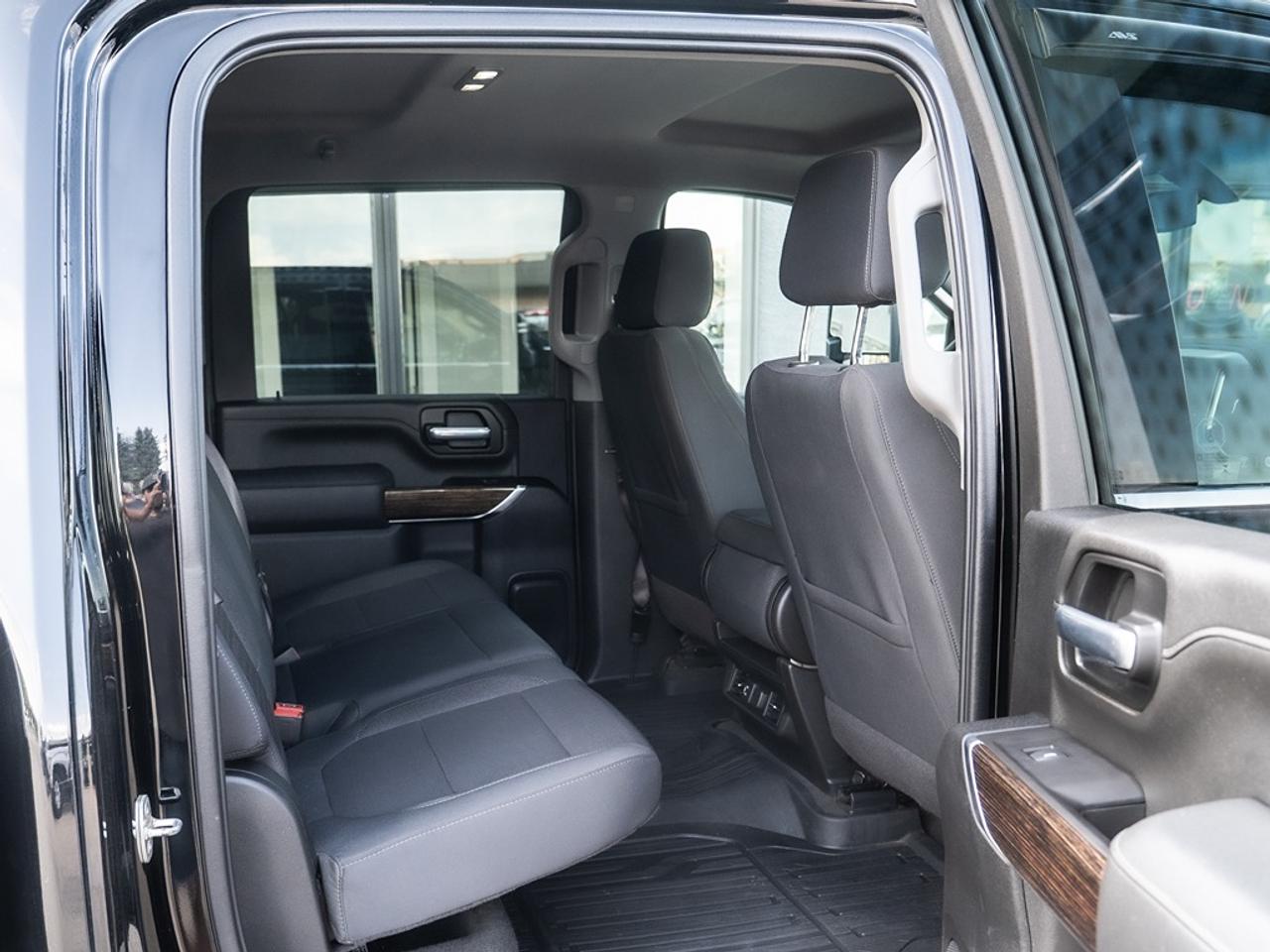 2021 GMC Sierra 2500 4WD Crew Cab Photo18