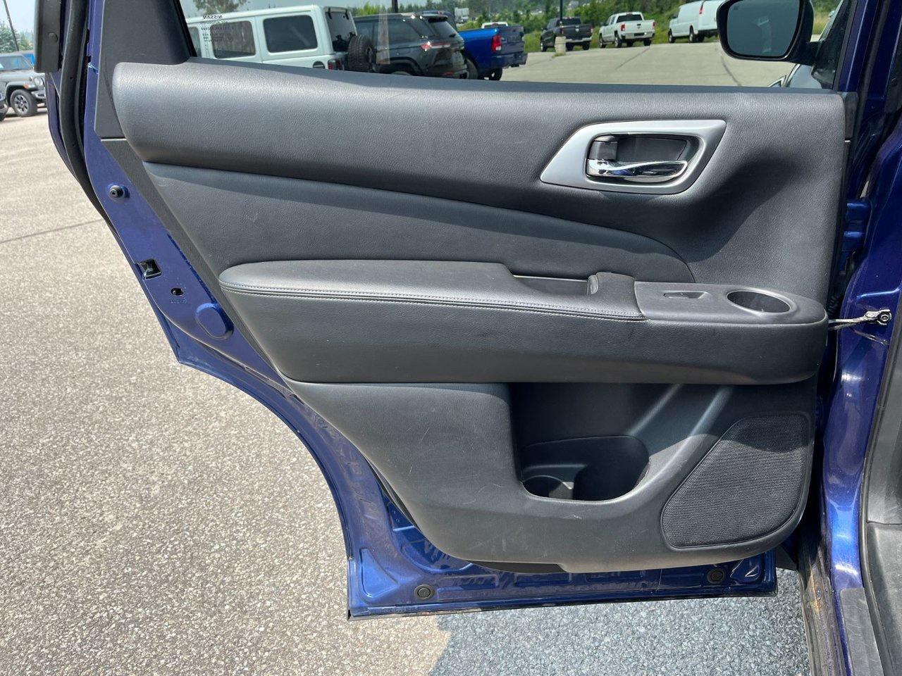 2019 Nissan Pathfinder 4x4 SV Tech Photo