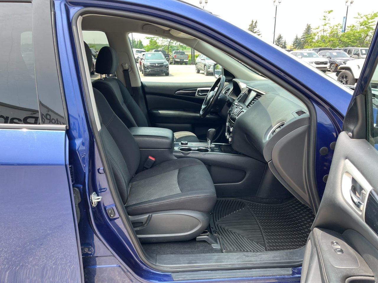 2019 Nissan Pathfinder 4x4 SV Tech Photo
