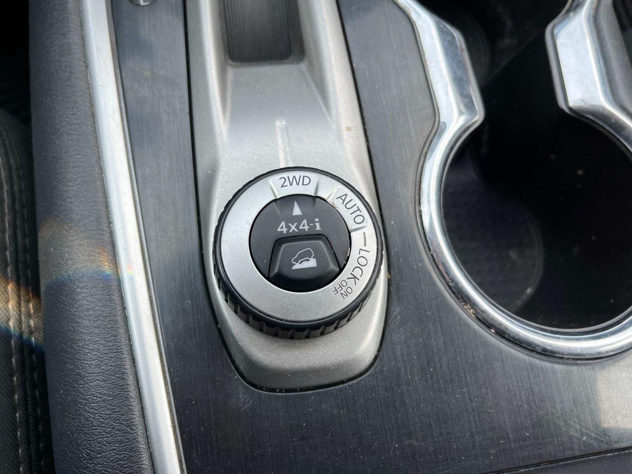 2019 Nissan Pathfinder 4x4 SV Tech Photo