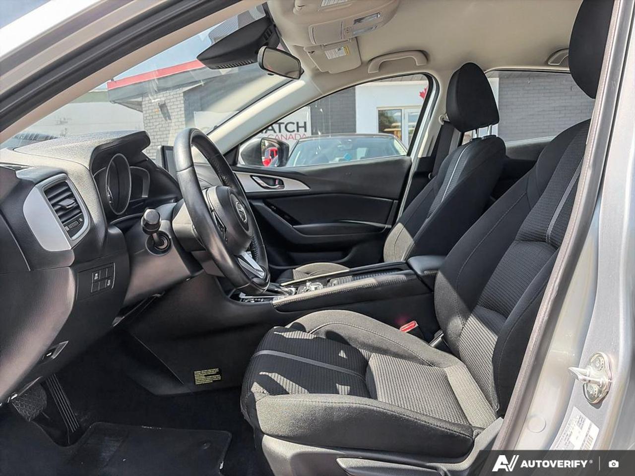 2018 Mazda MAZDA3 GS / NO ACCIDENTS / HTD SEATS / BLUETOOTH / LOW KM Photo