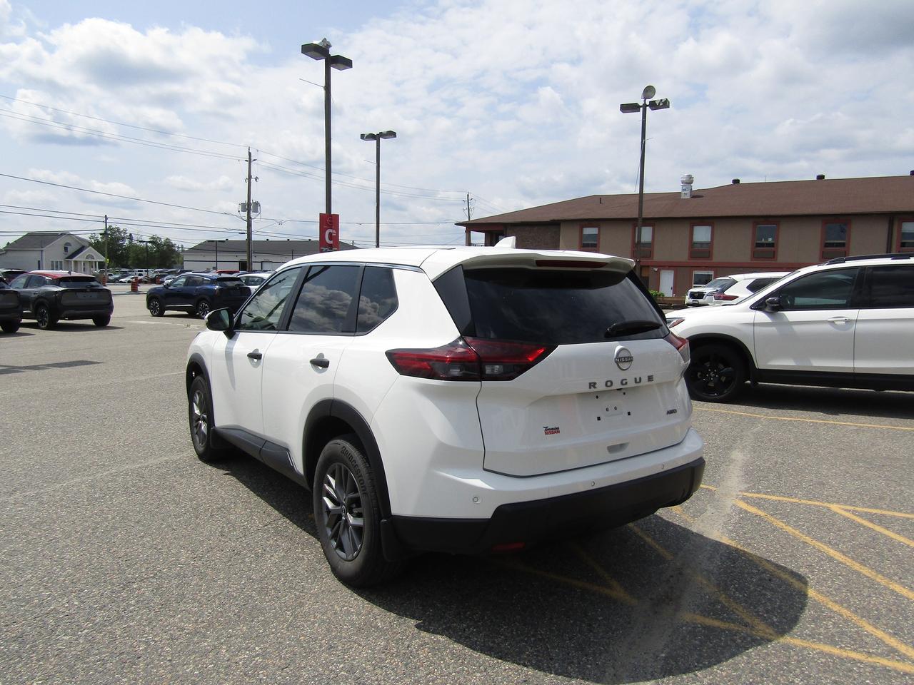 2024 Nissan Rogue S Photo