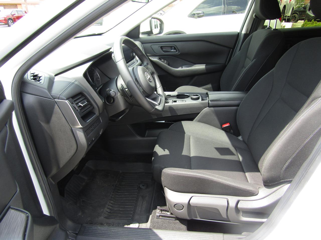 2024 Nissan Rogue S Photo